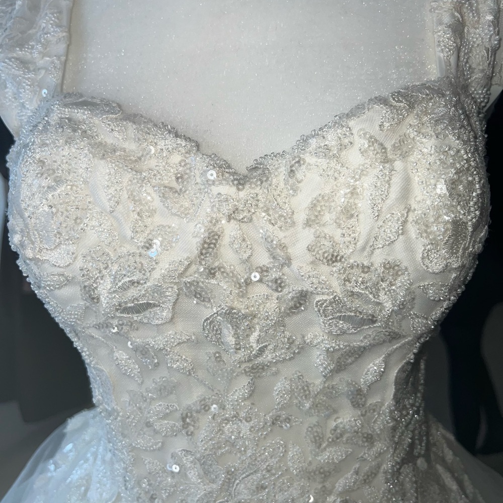 DEMETRIOS WEDDING DRESS - Picture 5 of 16